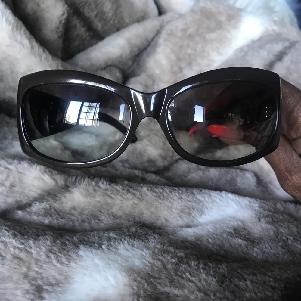 Brown Tortoise Color Valentino Sunglasses - Picture 4 of 6